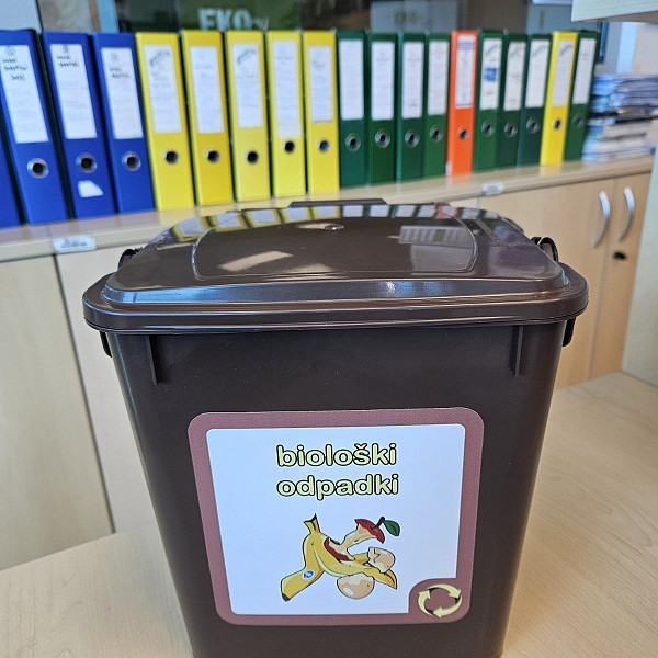 Posoda URBA 7 za biološke odpadke